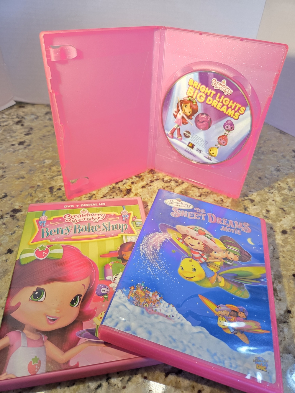 Strawberry Shortcake DVD Bright Lights Big Dreams, Sweet Dreams, Berry Bake Shop